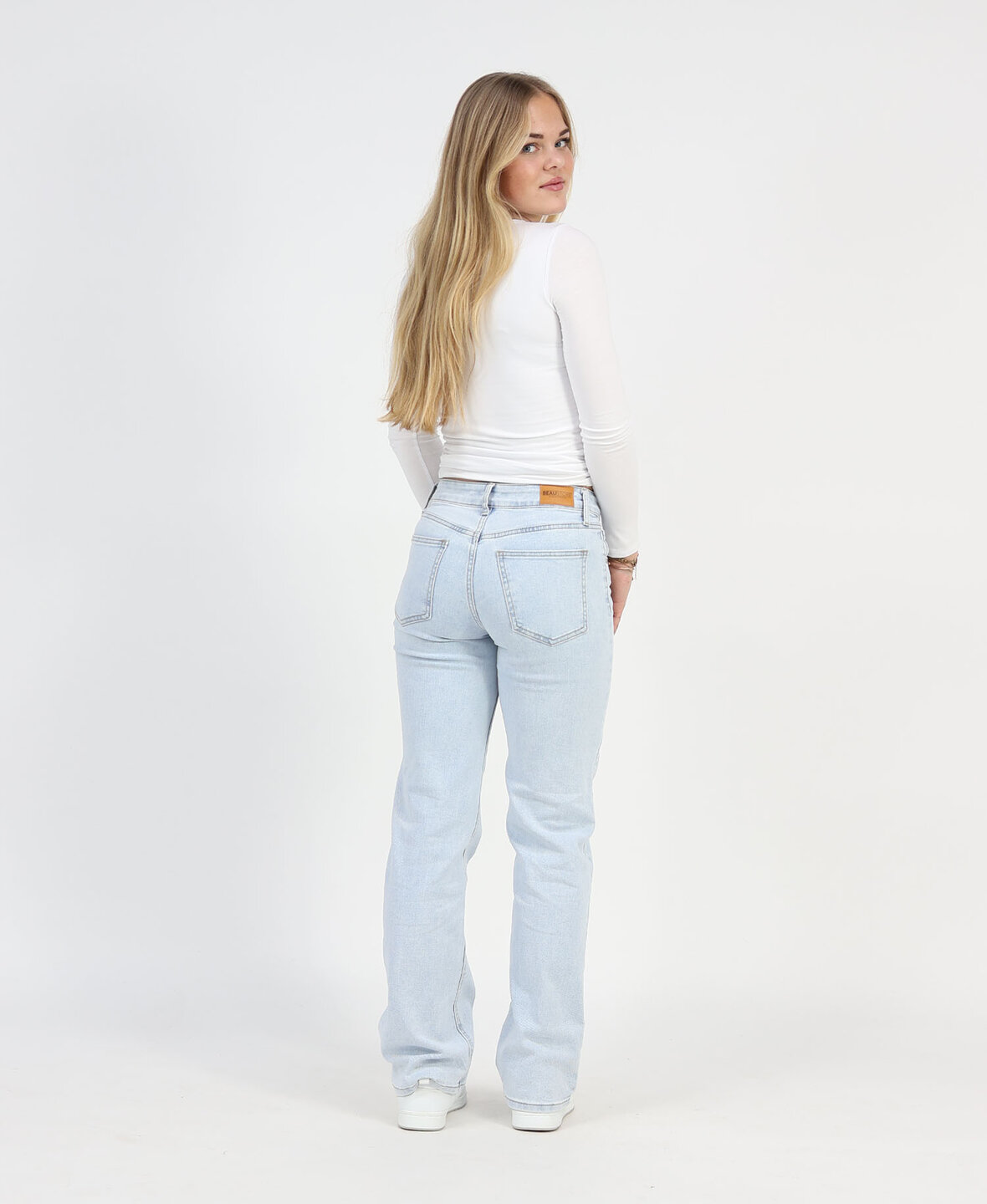 Low/Mid Waist Wide Leg Jeans 3130 (REGULAR)